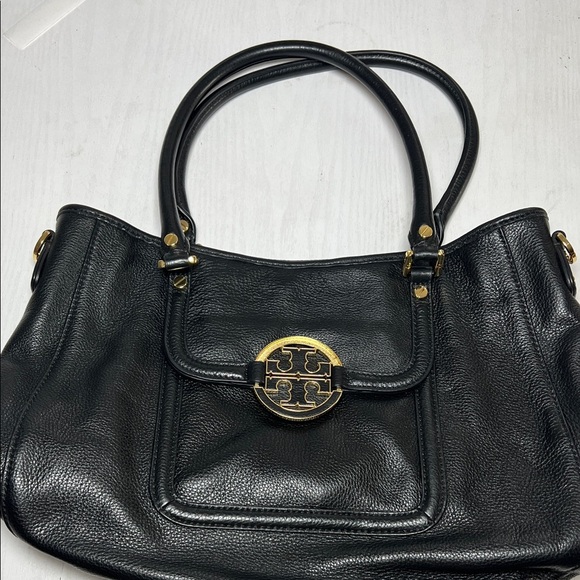 Tory Burch Black Leather Shoulder Bag with Gold Accents - Picture 2 of 9